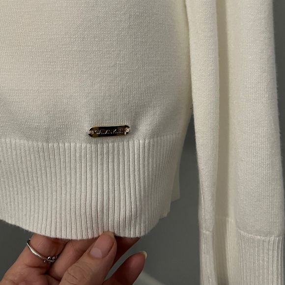 Women’s Calvin Klein Cream Turtleneck Sweater, size L. - Picture 4 of 4